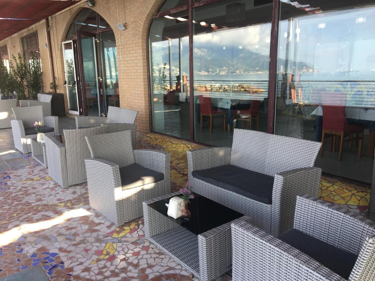 波罗那奥缇科中央会议酒店 萨莱诺 外观 照片